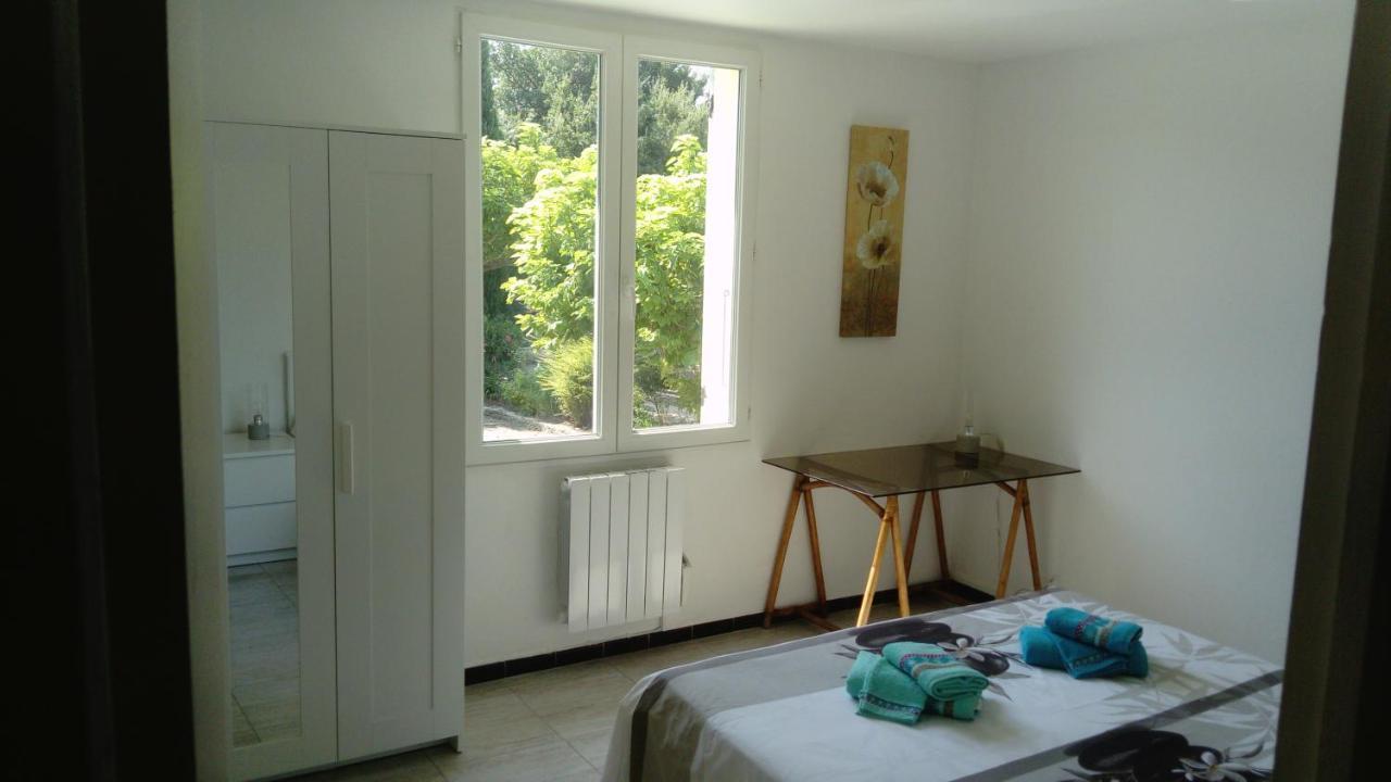 Rendez-Vous Avec Les Cigales - Gite 6 Personnes 100M2 - Piscine Privee - Climatisation Cheval Blanc Exterior foto