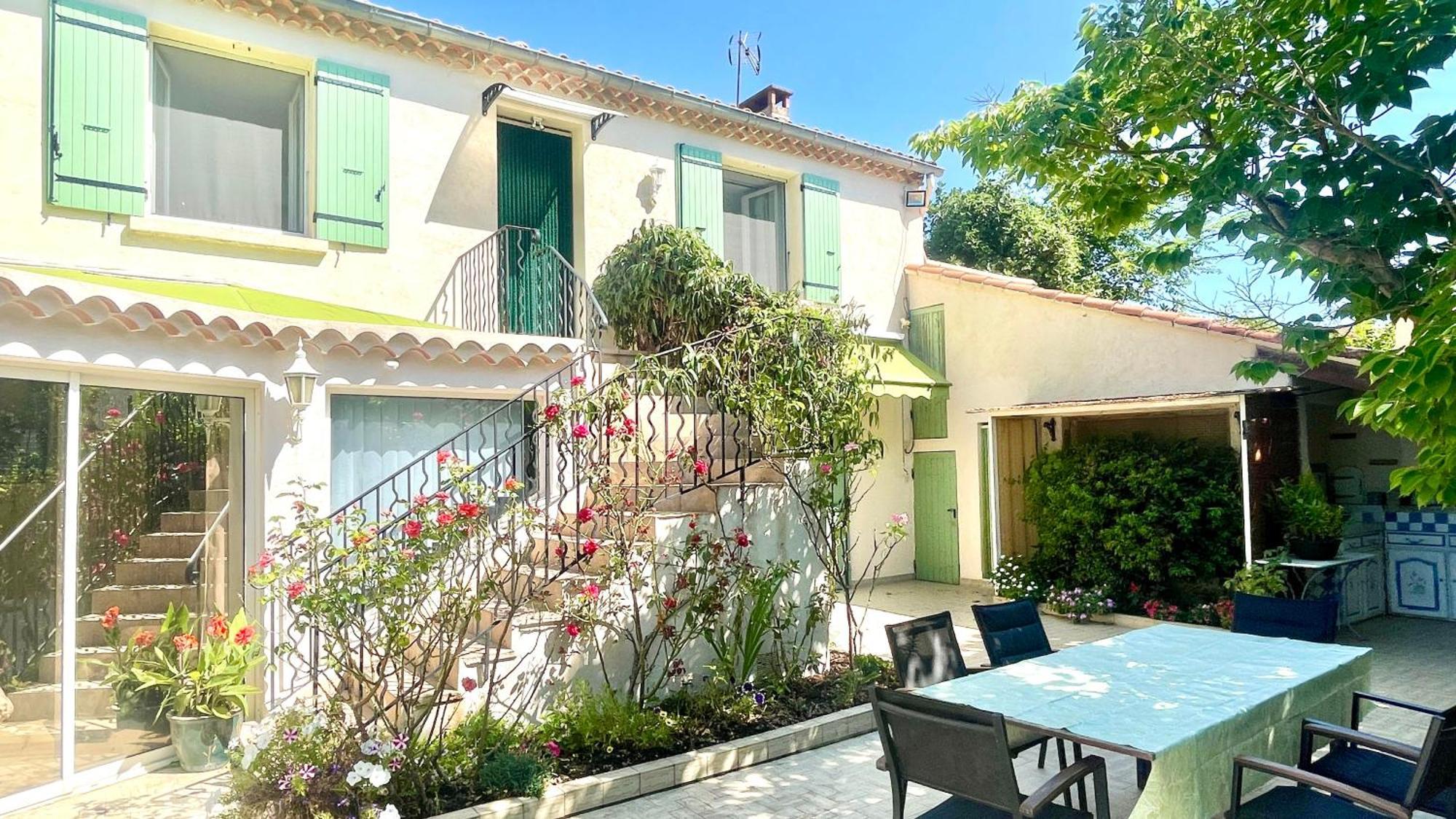 Rendez-Vous Avec Les Cigales - Gite 6 Personnes 100M2 - Piscine Privee - Climatisation Cheval Blanc Exterior foto
