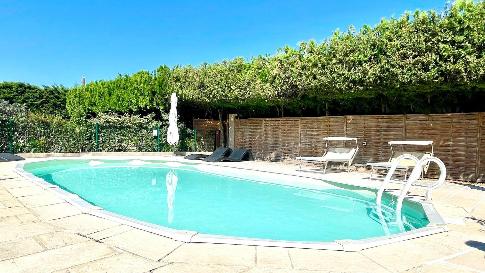 Rendez-Vous Avec Les Cigales - Gite 6 Personnes 100M2 - Piscine Privee - Climatisation Cheval Blanc Exterior foto
