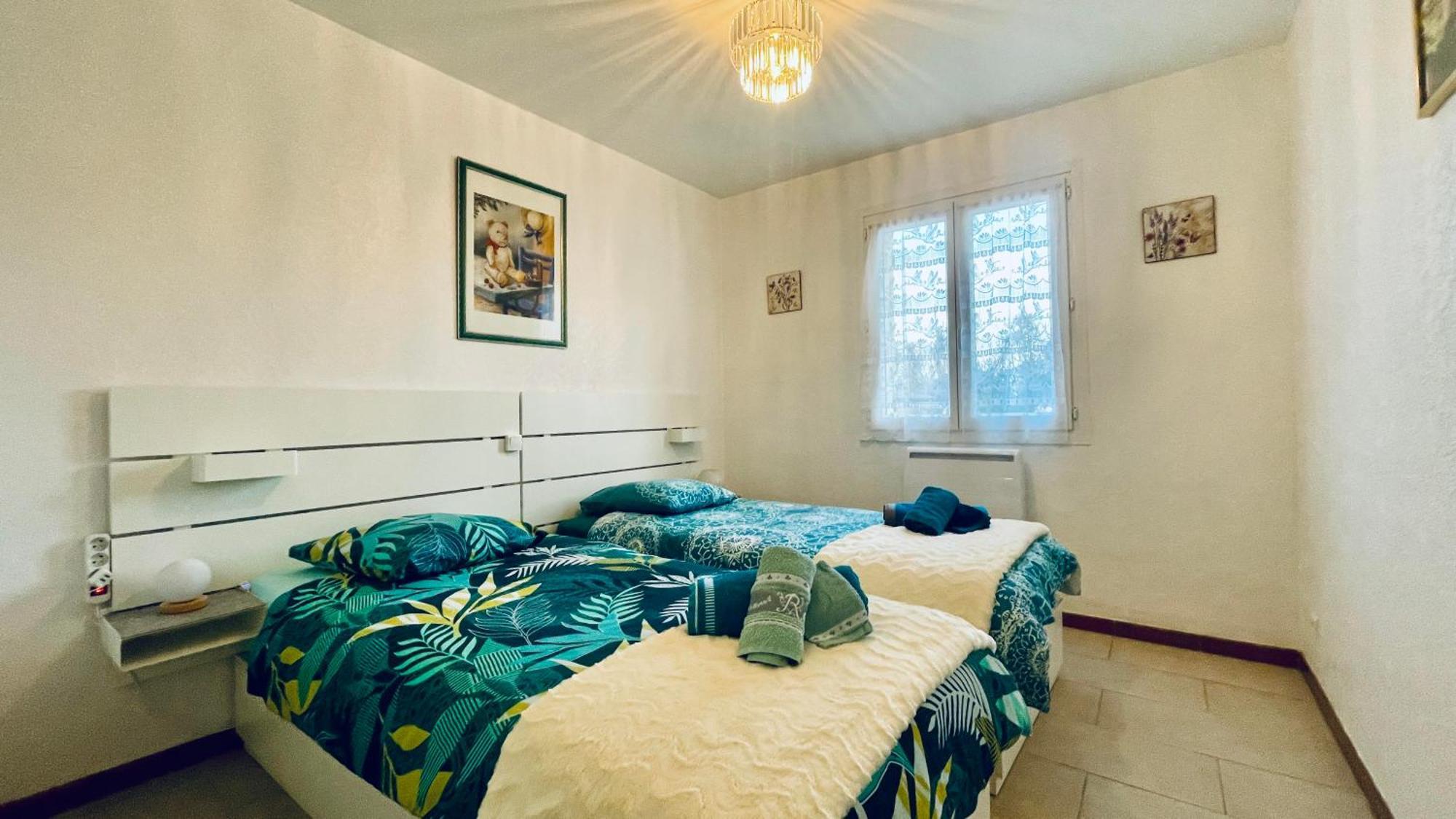 Rendez-Vous Avec Les Cigales - Gite 6 Personnes 100M2 - Piscine Privee - Climatisation Cheval Blanc Exterior foto